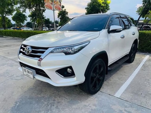 2017 TOYOTA Fortuner