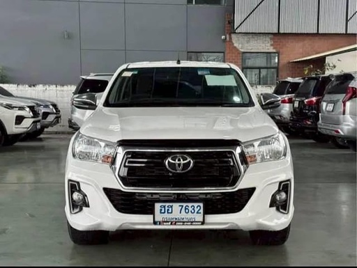 2019 TOYOTA Hilux