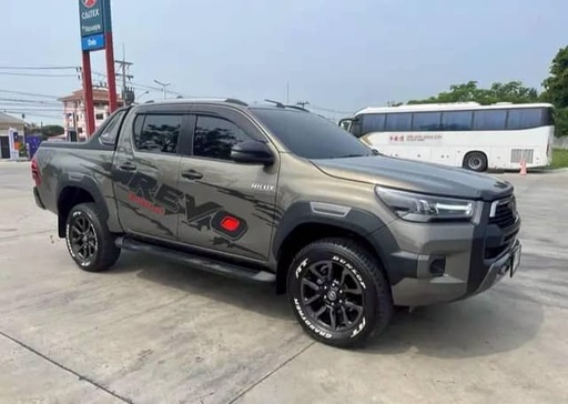 2023 TOYOTA Hilux