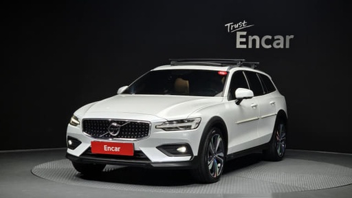 2020 VOLVO V60