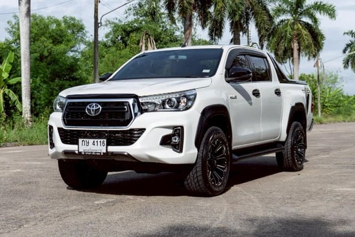 2019 TOYOTA Hilux