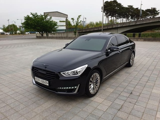2017 Genesis EQ900