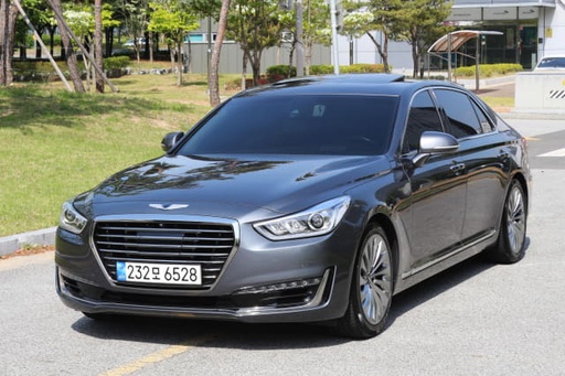 2017 Genesis EQ900