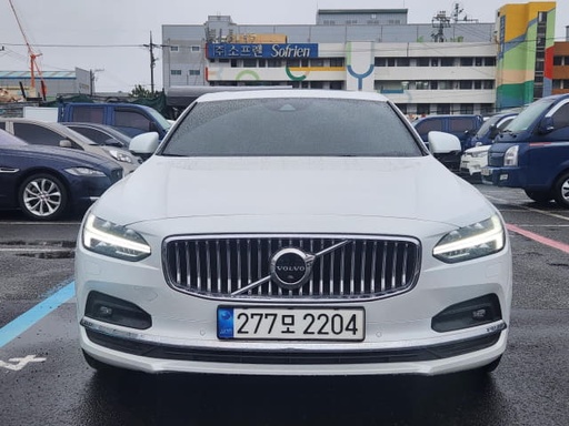 2021 VOLVO S90