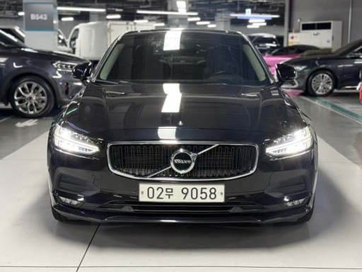 2018 VOLVO S90