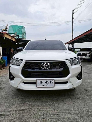 2024 TOYOTA Hilux