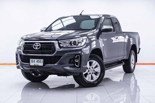 2019 TOYOTA Hilux