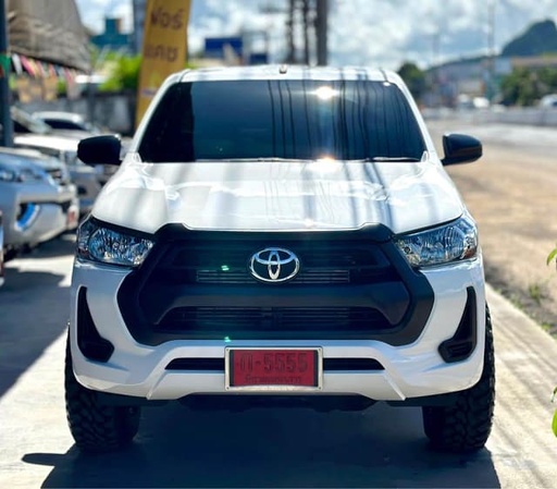 2024 TOYOTA Hilux
