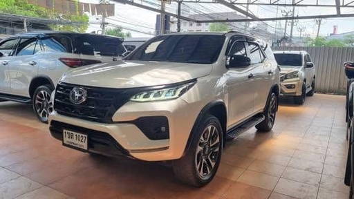 2020 TOYOTA Fortuner