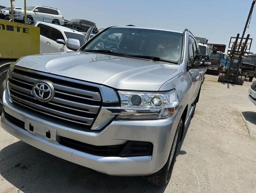 2016 TOYOTA Land Cruiser