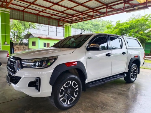 2019 TOYOTA Hilux
