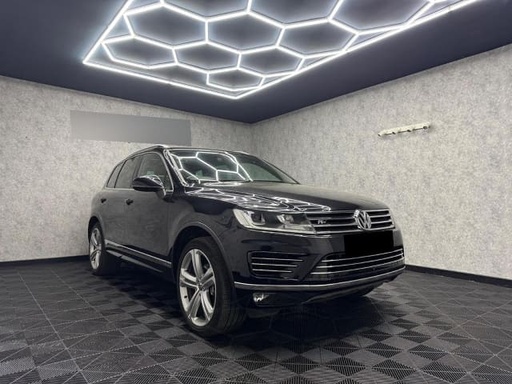 2016 VOLKSWAGEN Touareg