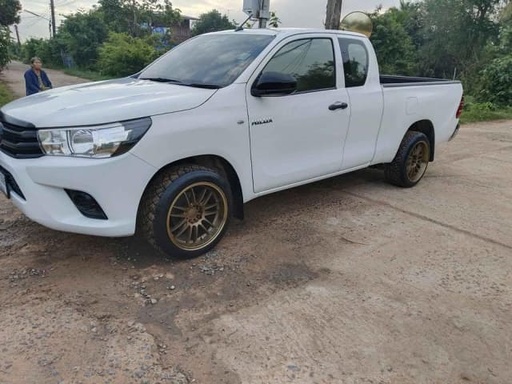 2017 TOYOTA Hilux