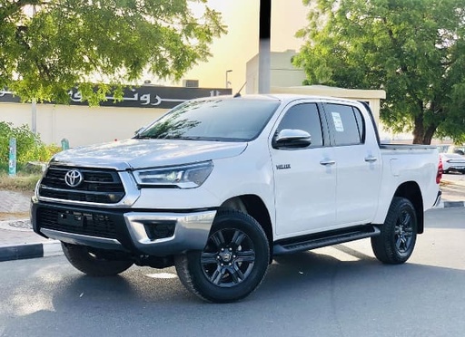 2025 TOYOTA Hilux