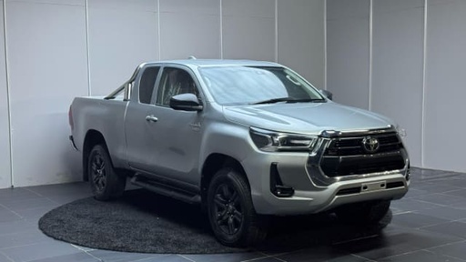 2023 TOYOTA Hilux