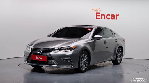 2018 LEXUS ES