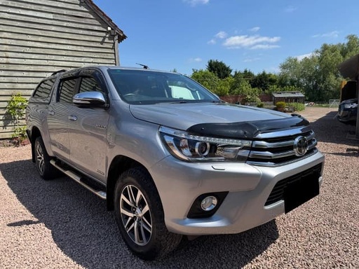2016 TOYOTA Hilux