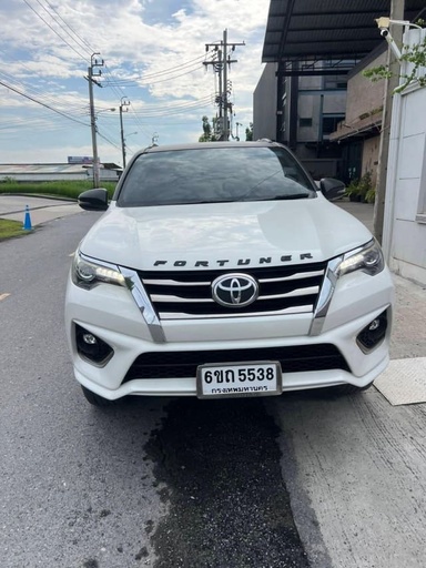 2018 TOYOTA Fortuner