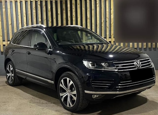 2016 VOLKSWAGEN Touareg