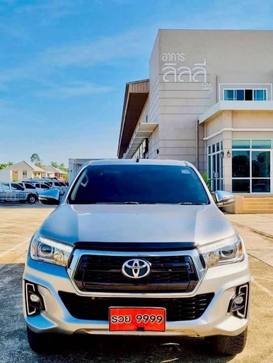 2018 TOYOTA Hilux