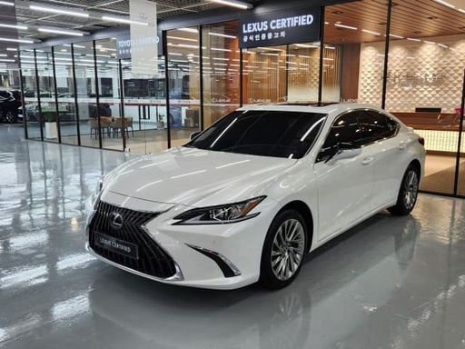 2025 LEXUS ES