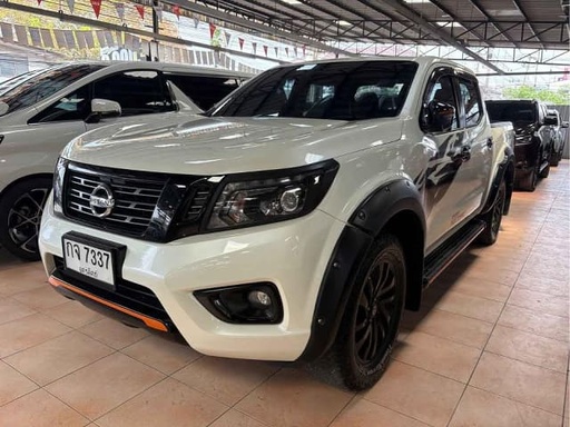 2020 NISSAN Navara