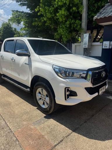 2019 TOYOTA Hilux