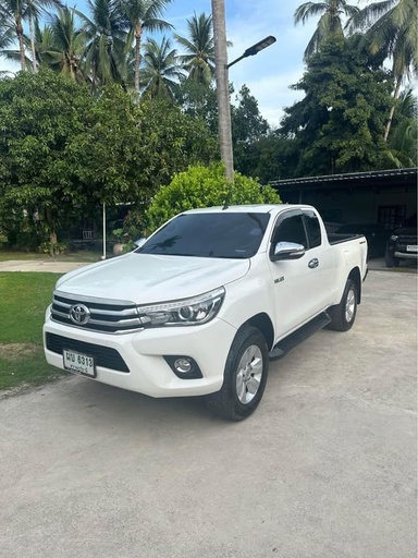 2017 TOYOTA Hilux