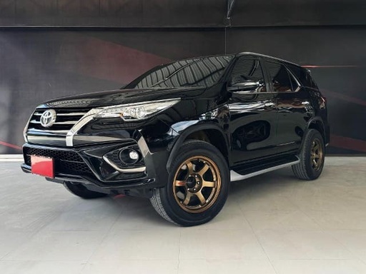 2018 TOYOTA Fortuner