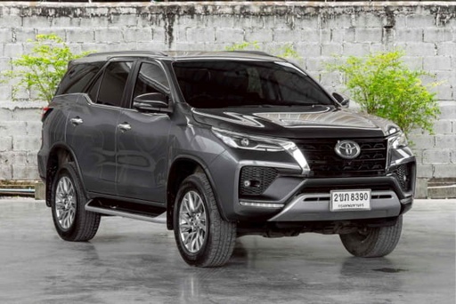2022 TOYOTA Fortuner