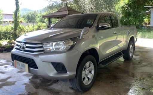 2017 TOYOTA Hilux