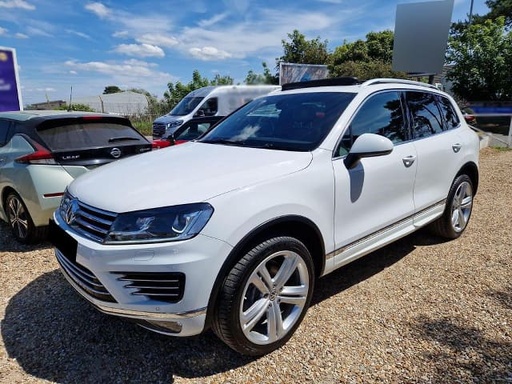 2017 VOLKSWAGEN Touareg