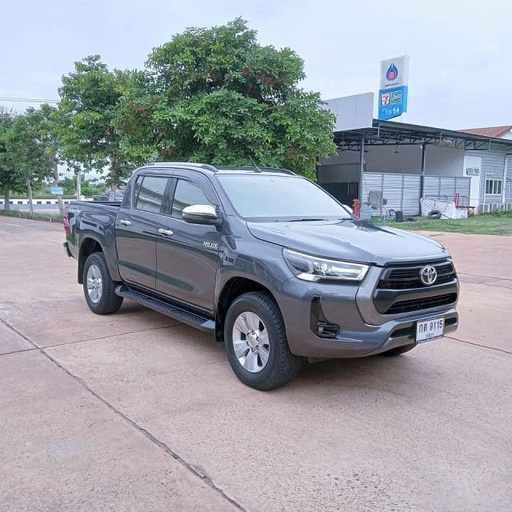 2020 TOYOTA Hilux