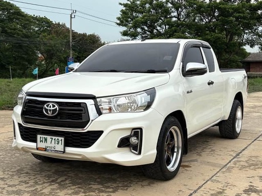 2019 TOYOTA Hilux