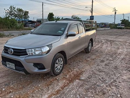 2019 TOYOTA Hilux