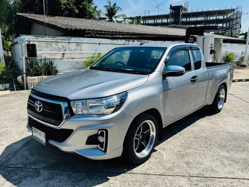 2020 TOYOTA Hilux