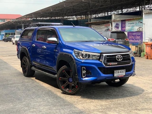 2017 TOYOTA Hilux
