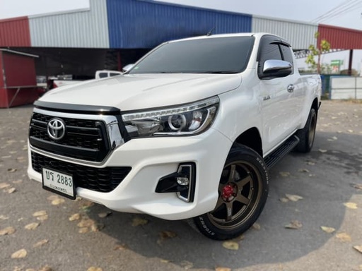 2019 TOYOTA Hilux
