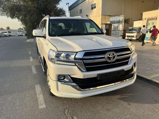2020 TOYOTA Land Cruiser