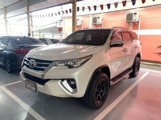 2018 TOYOTA Fortuner