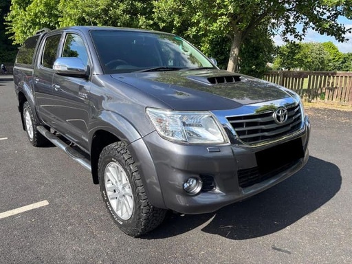 2016 TOYOTA Hilux