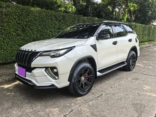 2020 TOYOTA Fortuner