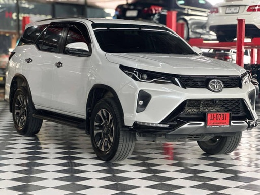 2022 TOYOTA Fortuner