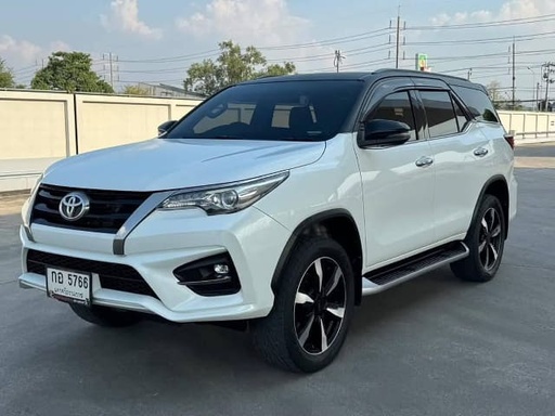 2020 TOYOTA Fortuner