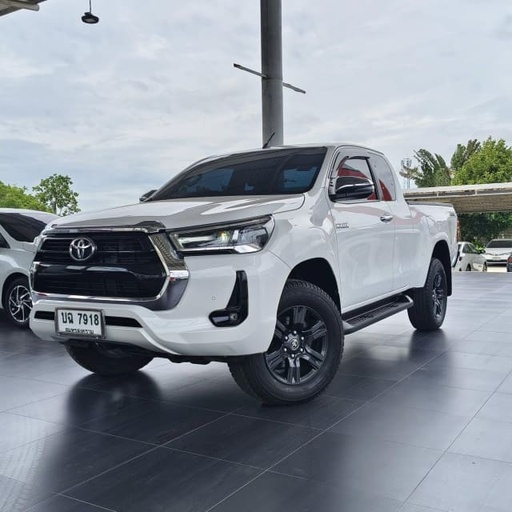 2023 TOYOTA Hilux