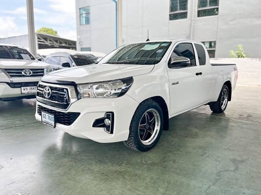 2019 TOYOTA Hilux