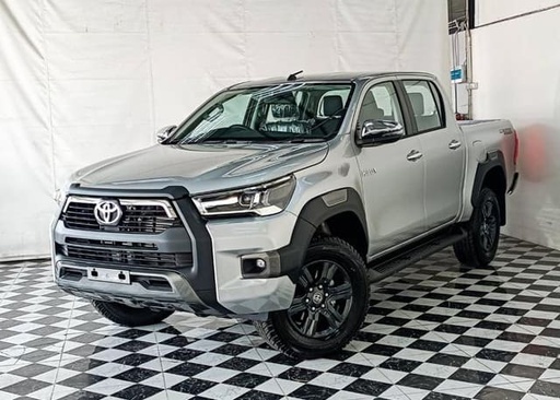 2025 TOYOTA Hilux
