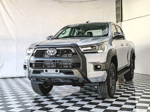 2025 TOYOTA Hilux
