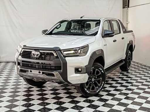 2025 TOYOTA Hilux