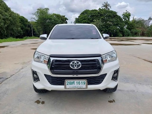 2019 TOYOTA Hilux